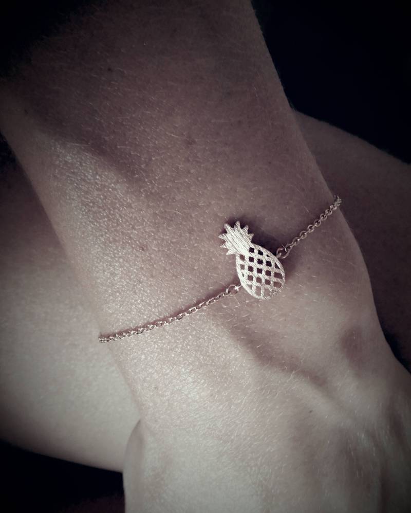 Zartes Winziges Rosé Vergoldetes Ananas Armband Fußkettchen von BabyRuthinFlorida