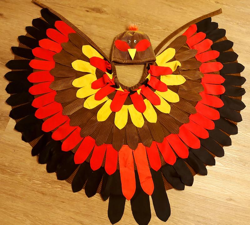 Fasching Kostüme Vogel Hahn Henne Küken Huhn Dompfaff Finken Storch Kranich Pinguin Eulin Frosch Fasching Kostüme Vogel Hahn Henne Küken Huhn Dompfaff Finken Storch Kranich Pinguin Eulin Frosch von BabySmileShop