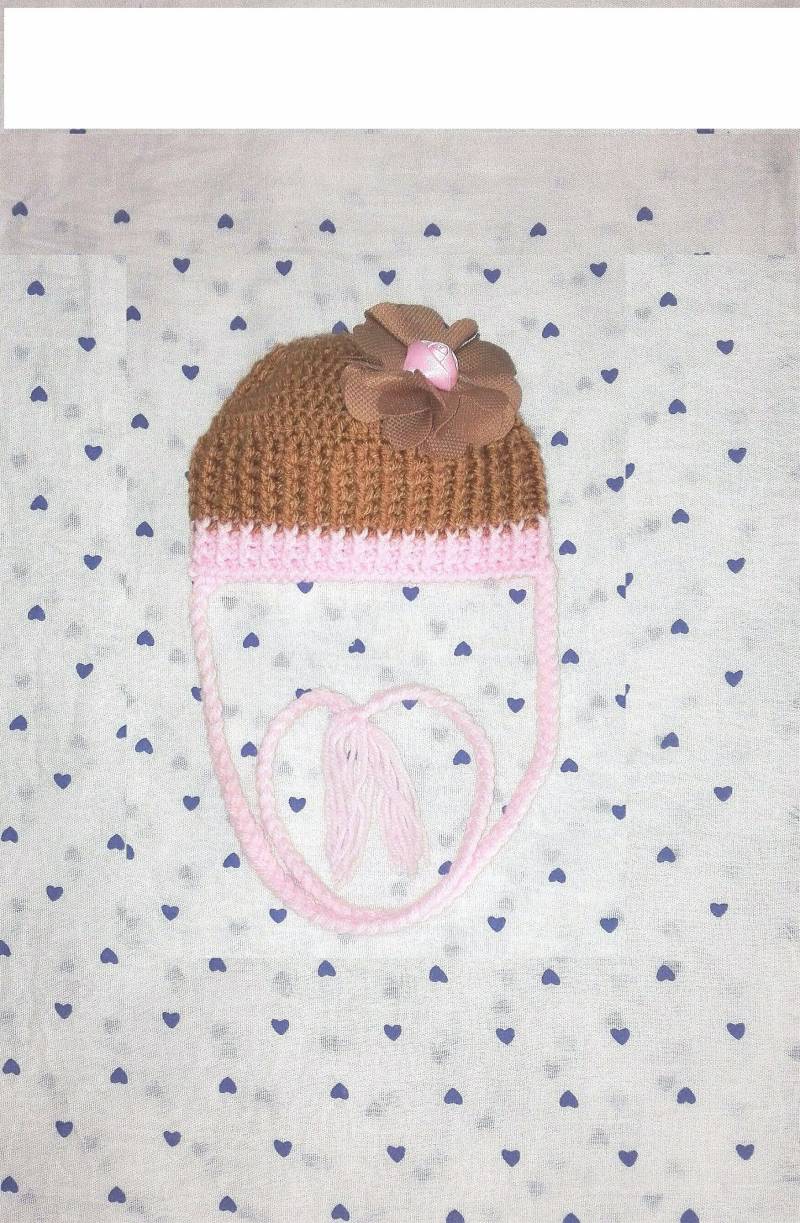 Restposten Süße Baby Mütze Cupcake Kuchen Muffin Mit Blume Und Zöpfen von BabySmileShop