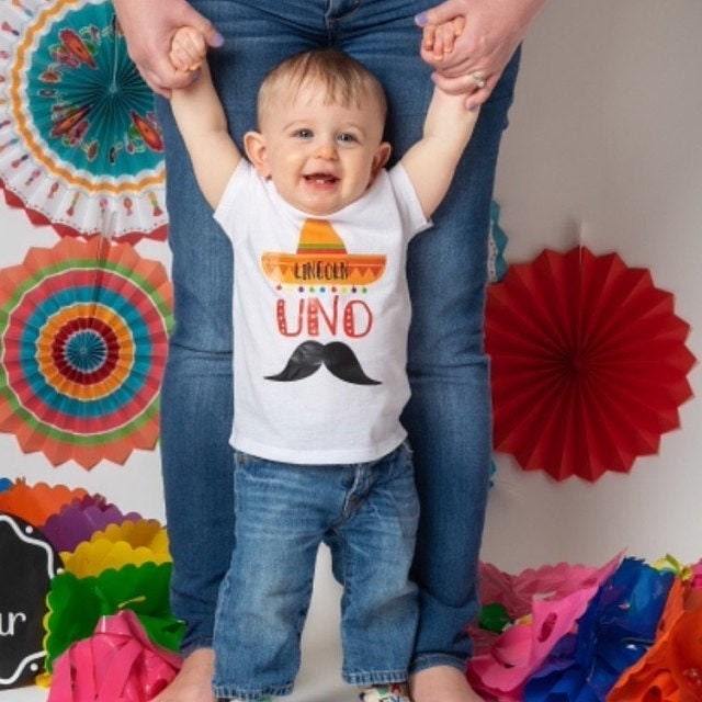 Jungen Uno Personalisierte Geburtstag Shirt 1. Sombrero Fiesta Geburtstagsparty Schnurrbart Outfit Denim von BabySquishyCheeks