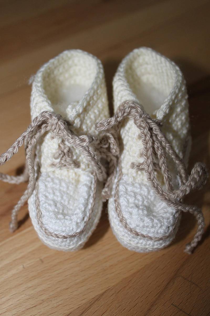 3-6 Monate Baby Schuhe Taufe Geburt Turnschuh Gehäkelt 100% Baumwolle von BabyschuheHandarbeit