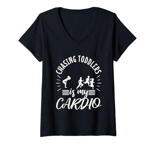 Damen Kleinkindern nachzujagen ist Mein Cardio T-Shirt mit V-Ausschnitt von Babysitter child care nanny daycare provider
