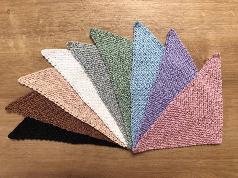 Lätzchen Dreieckstuch Halstuch Gehäkelt Baby Uni von BabystuffbyMiri