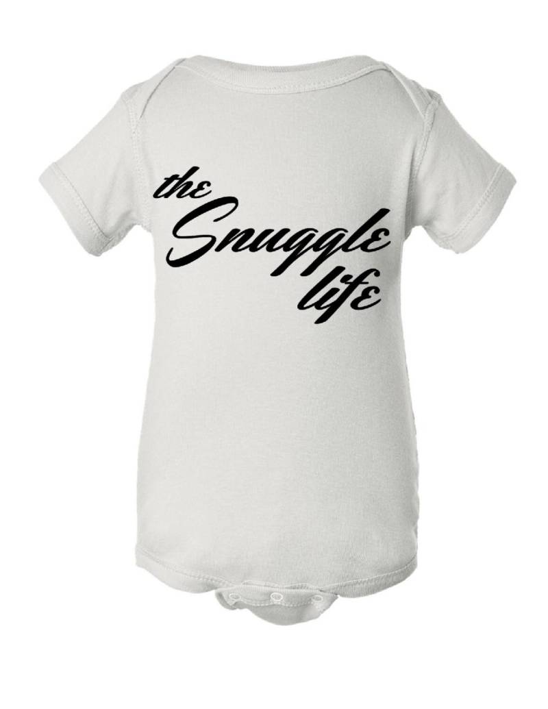 Die Kuscheln Leben Säugling Body Und Kleinkind-T-Shirt von Babyteezandmore