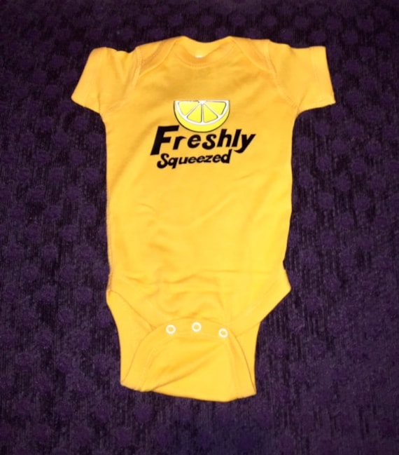 Freshley Squeezed Infant Onesie von Babyteezandmore