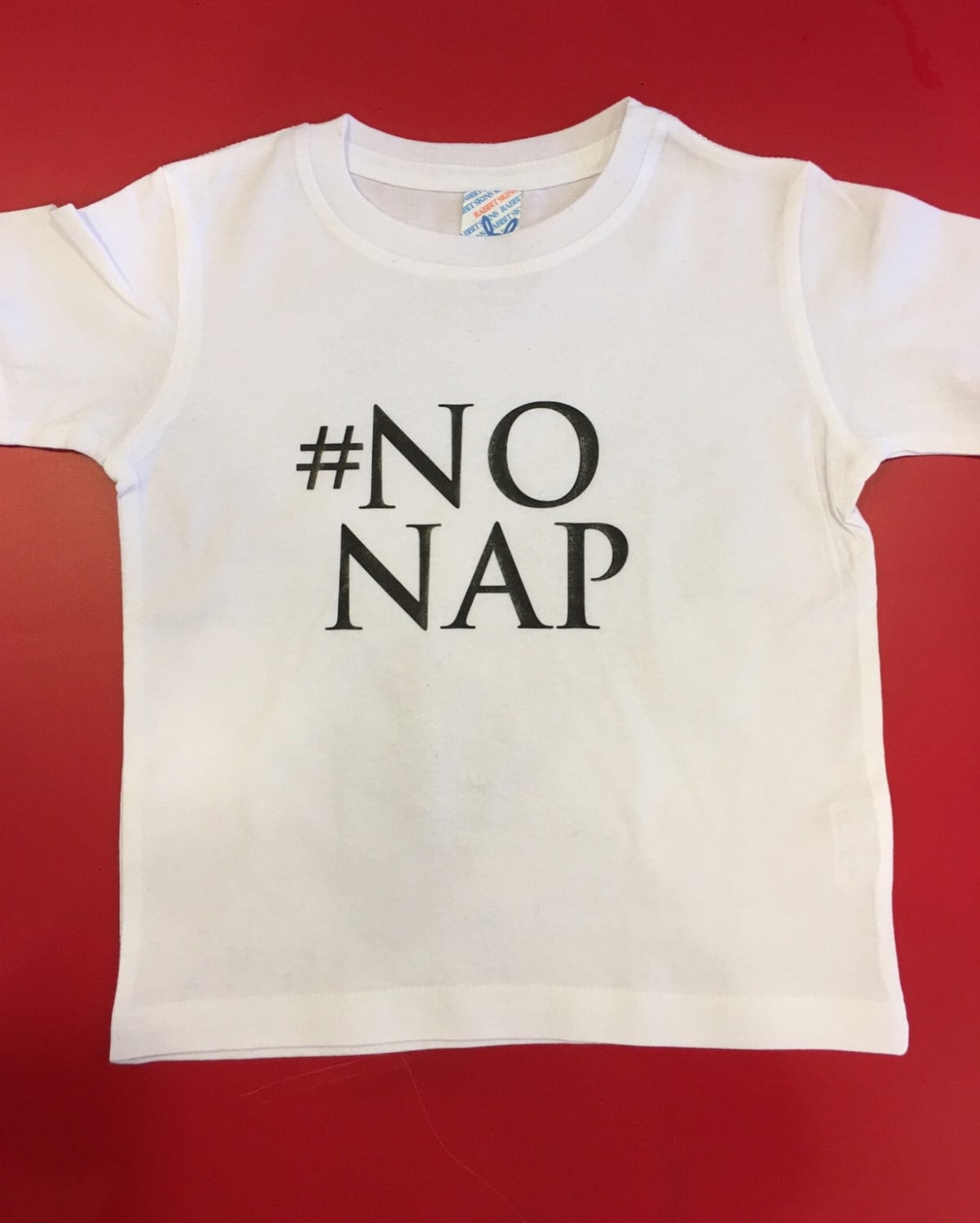 Kleinkind-T-Shirt #nonap von Babyteezandmore