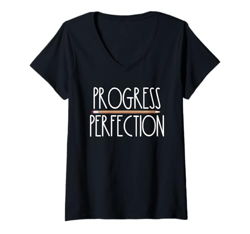 Damen Fortschritt über Perfektion Zurück zur Schule Lehrer T-Shirt mit V-Ausschnitt von Back To School Boys & Girls Co.