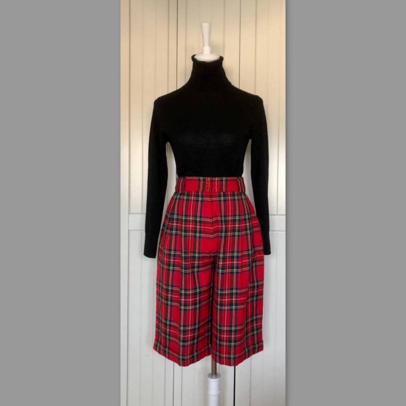 Bermuda Shorts Hirsch Rot Grün Gelb Vintage von BackToFutureFashion