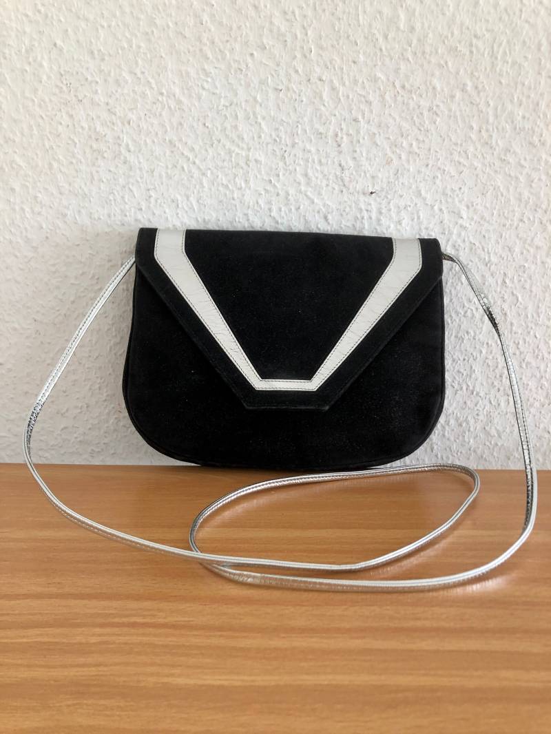 Designer Schultertasche Charles Jourdan Wildleder Schwarz Silber Vintage 70-Er von BackToFutureFashion