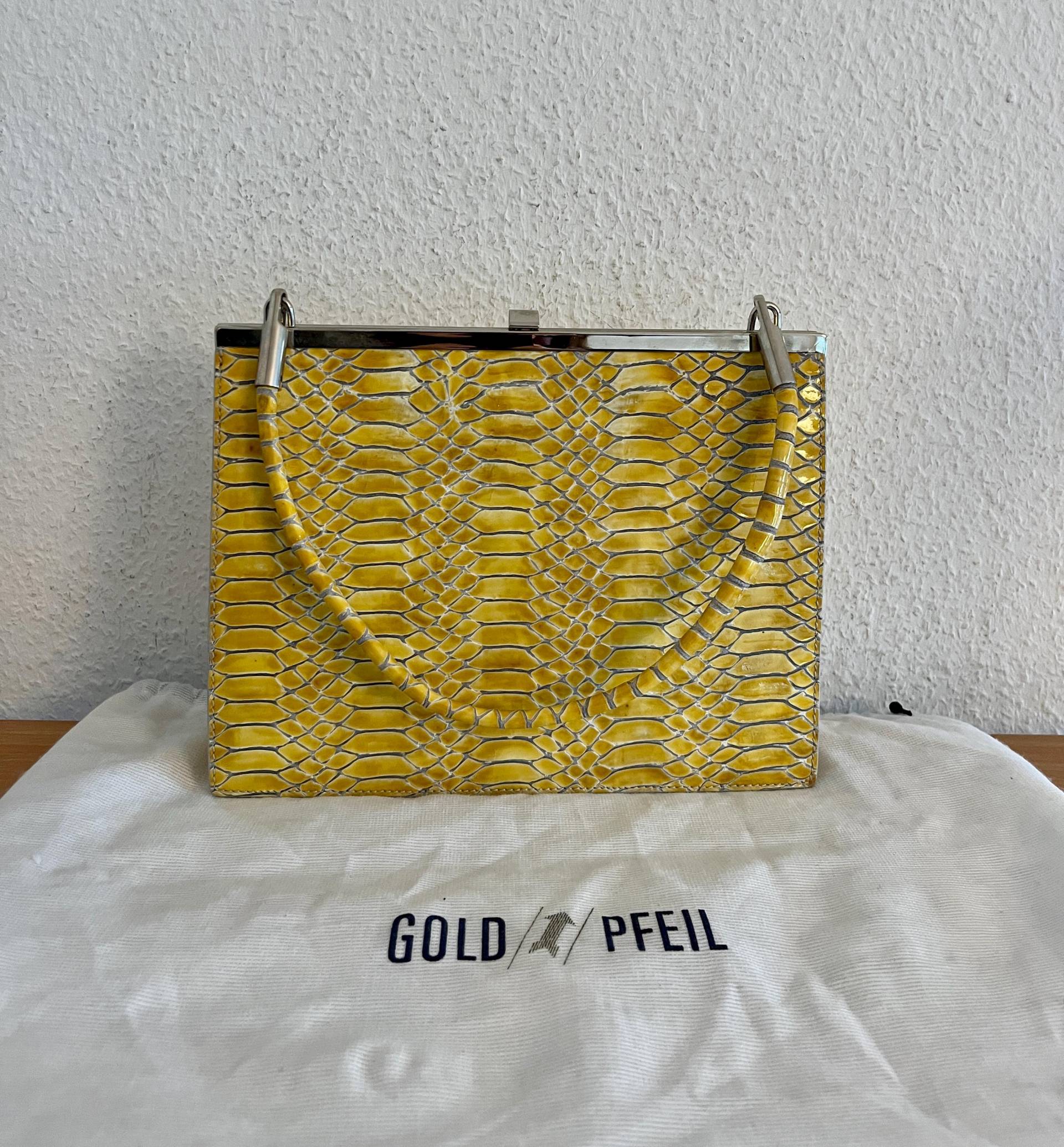 Goldpfeil Henkeltasche Lackleder Gelb Vintage von BackToFutureFashion