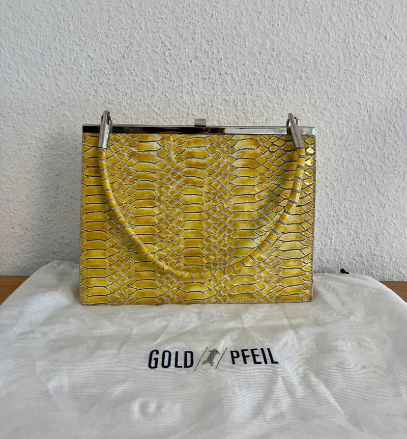 Goldpfeil Henkeltasche Lackleder Gelb Vintage von BackToFutureFashion