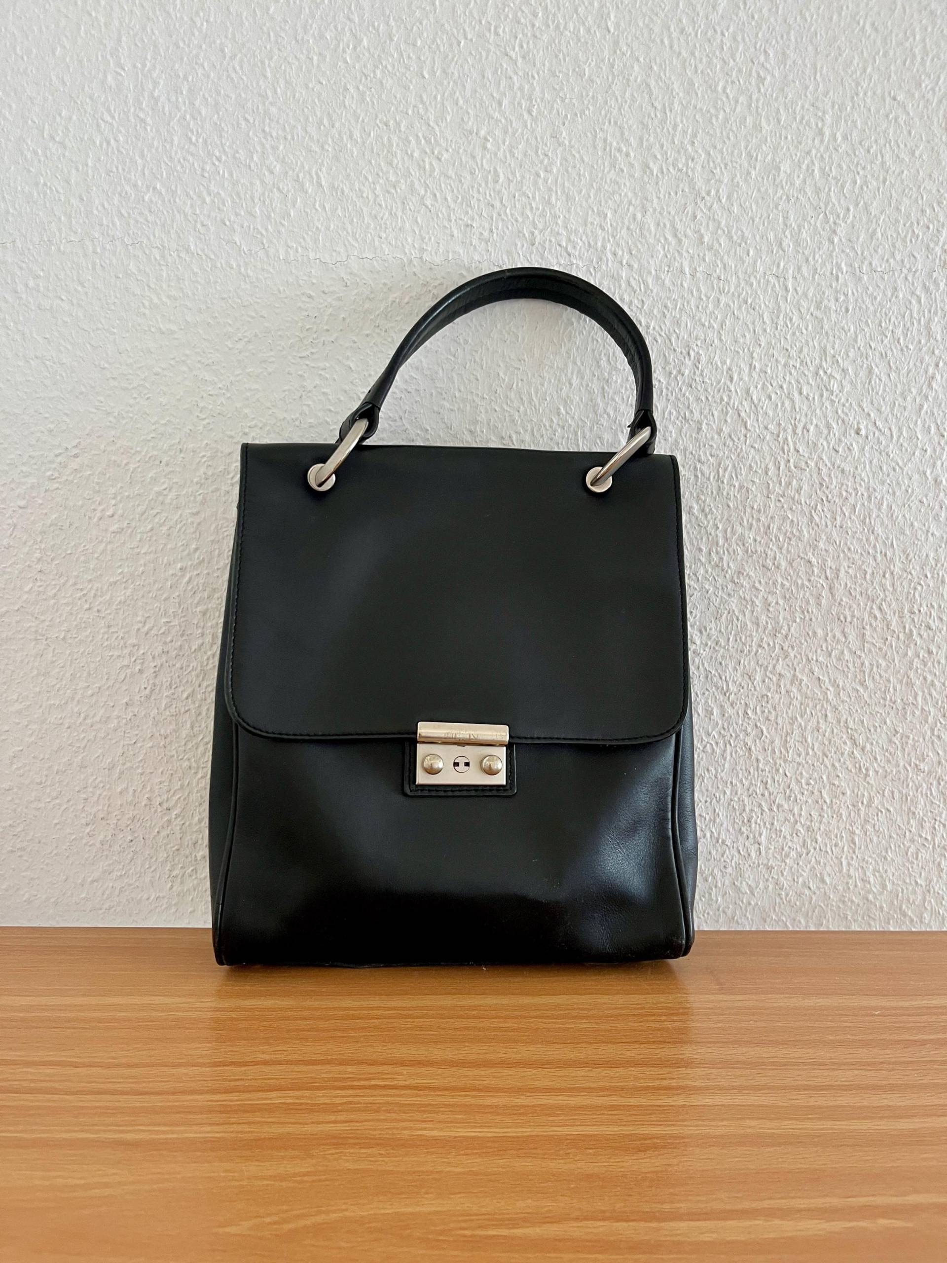 Goldpfeil Henkeltasche Leder Schwarz Silber Vintage 60-70Er von BackToFutureFashion