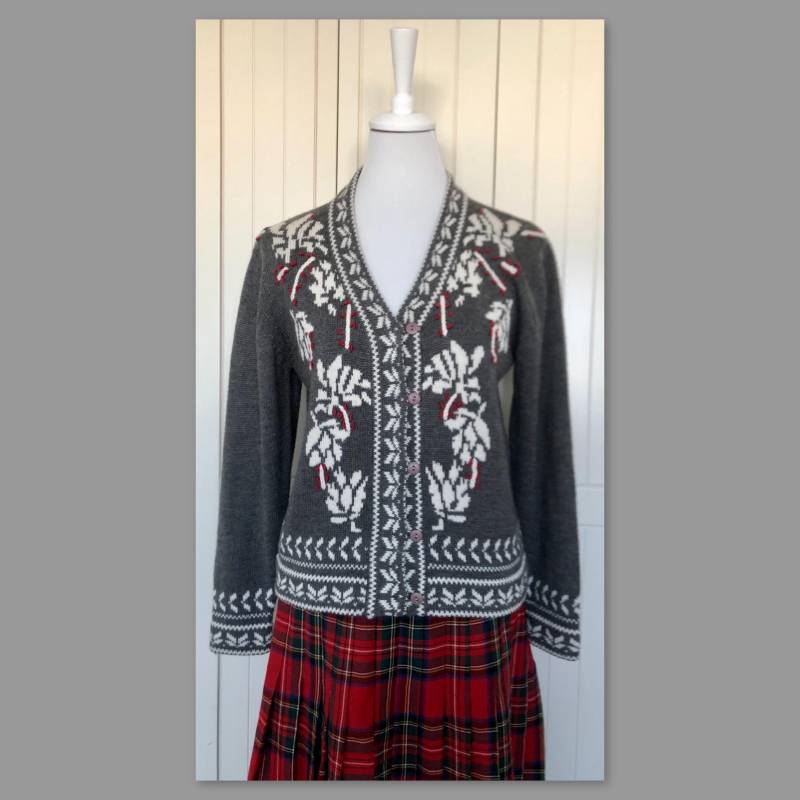 Strickjacke Kurt Kellermann Wolle Stickerei Grau Weiß Rot Vintage von BackToFutureFashion