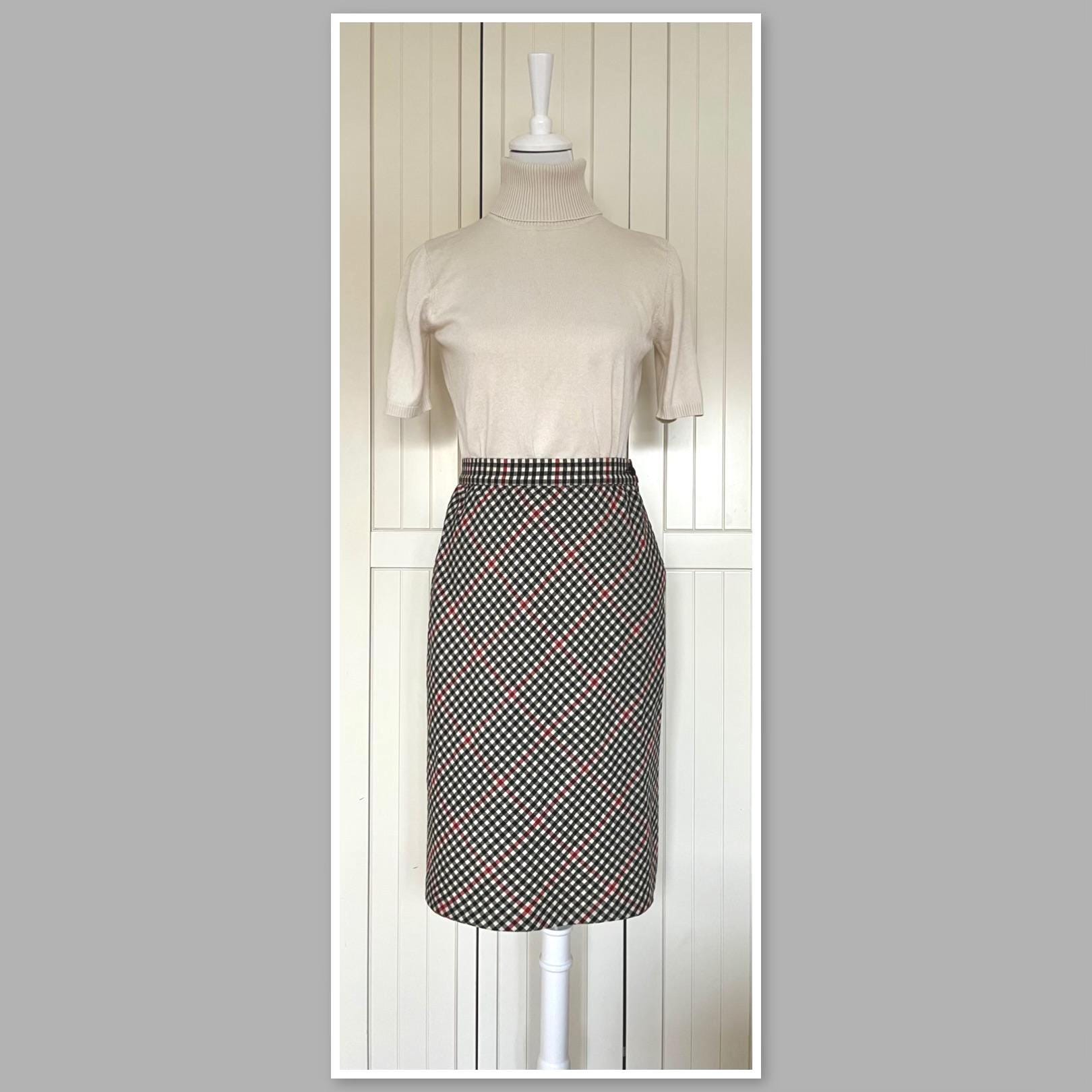 Vintage Rock Schwarz Rot Weiß von BackToFutureFashion