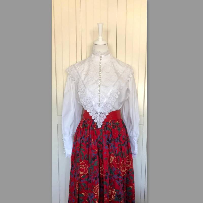 Vintage Trachten Bluse Vera Mont Spitze Stickerei Weiß von BackToFutureFashion