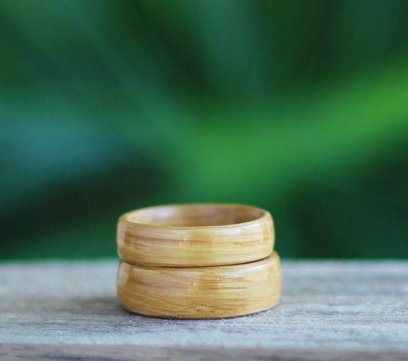 Holzring Aus Eiche, Eiche Bugholzring, Holzring, Brauner Ring, Naturring, Handgefertigter Holzring Aus Eiche, Eiche Bugholzring, Holzring, Brauner Ring, Naturring, Handgefertigter von BackToTheWoodsShop