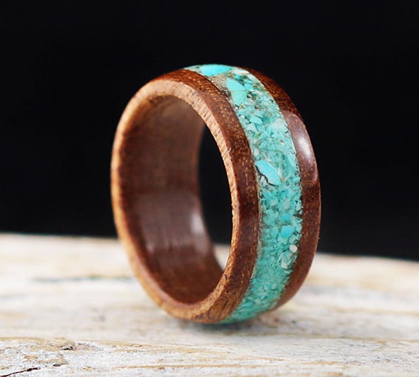 Holzring Handgemacht Aus Kirschholz Und Türkis Stein Unisex Holzring Handgemacht Aus Kirschholz Und Türkis Stein Unisex von BackToTheWoodsShop