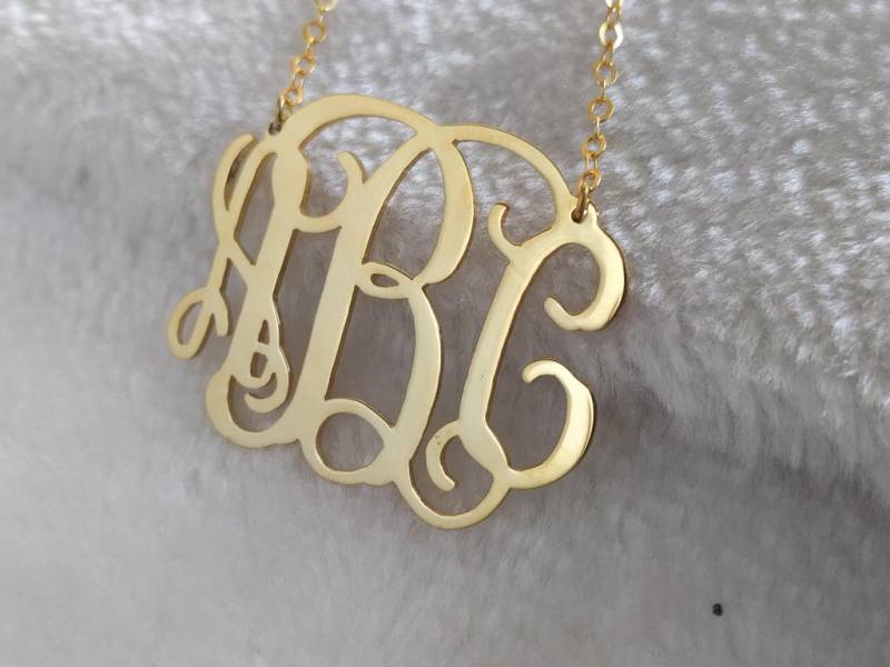 Gold Monogramm Halskette, Benutzerdefinierte Initial Vine Script Namensschild Weihnachtsgeschenk von BackZeroDesign