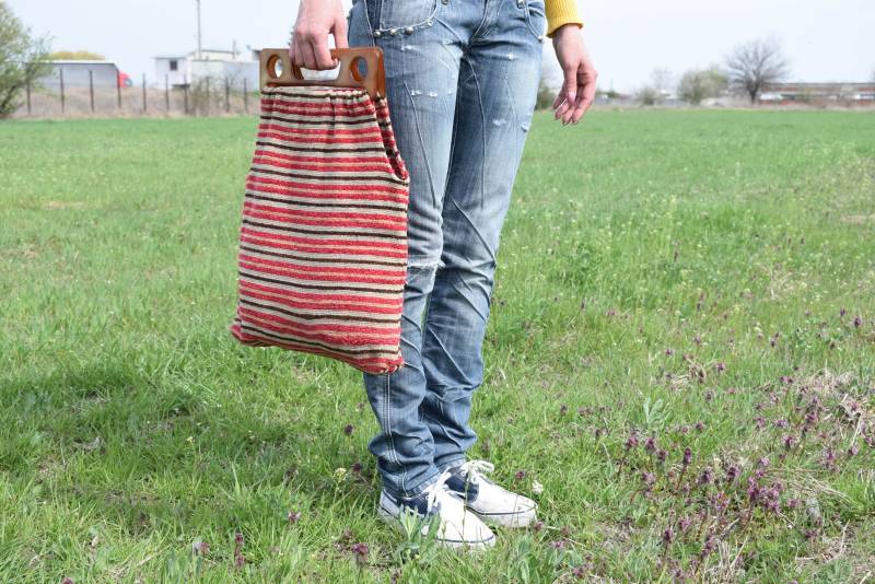 Vintage Gestreifte Handtasche - 70Er Jahre Retro Mit Kunststoff Griffen Vintage Gestreifte Handtasche - 70Er Jahre Retro Mit Kunststoff Griffen von BackinthepastShop