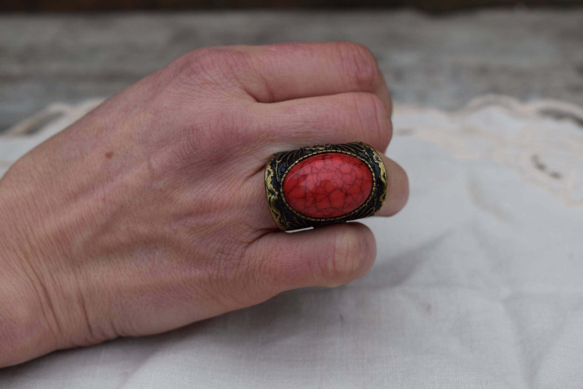 Vintage Messingring Mit Rotem Stein - Größe 9 Vintage Messingring Mit Rotem Stein - Größe 9 von BackinthepastShop