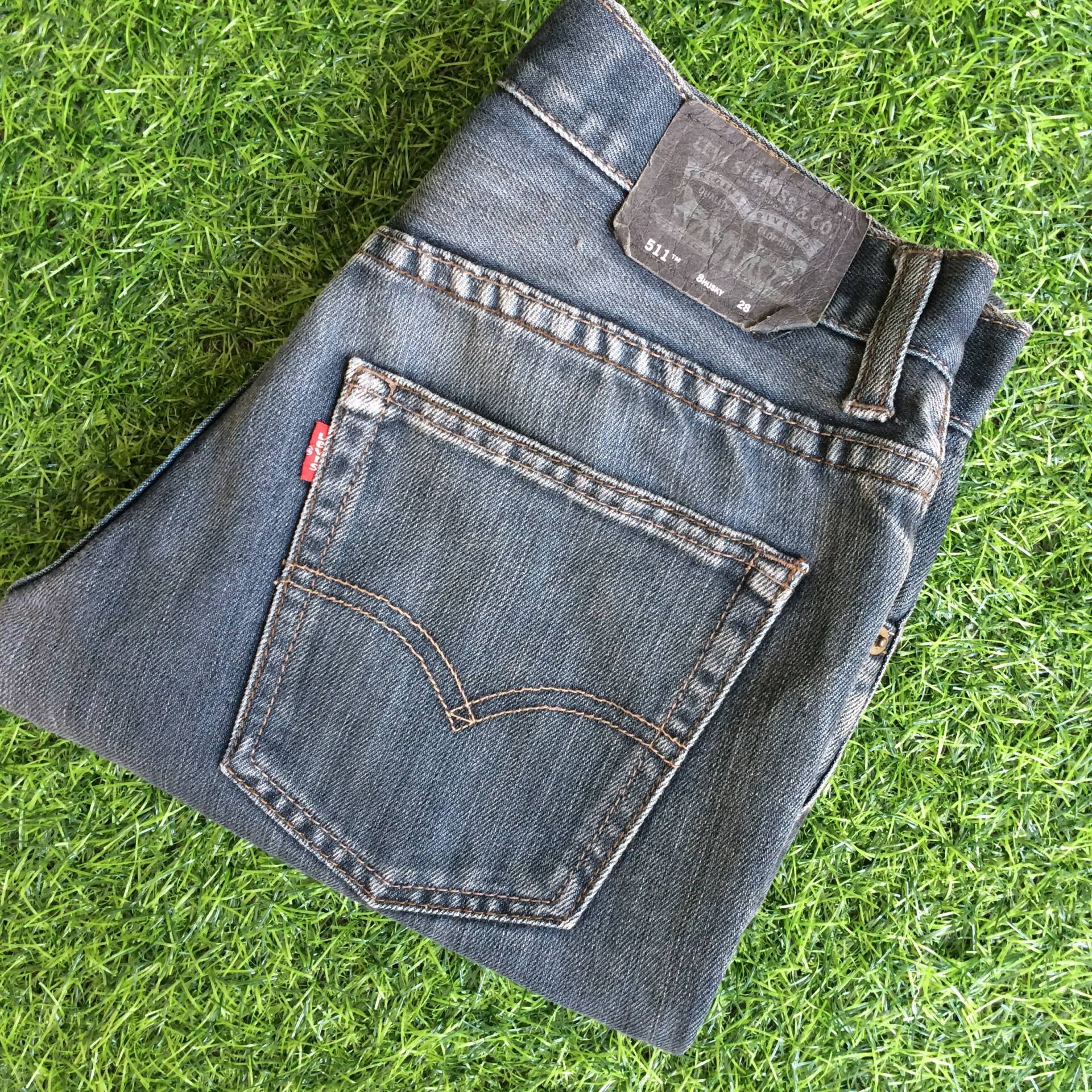 Größe 28 Vintage Distressed Levi Es 511 Cropped Jeans W28 L22 Faded Dark Wash Denim Tapered Leg Skinny Fit Taille 28" von BackyardFashion
