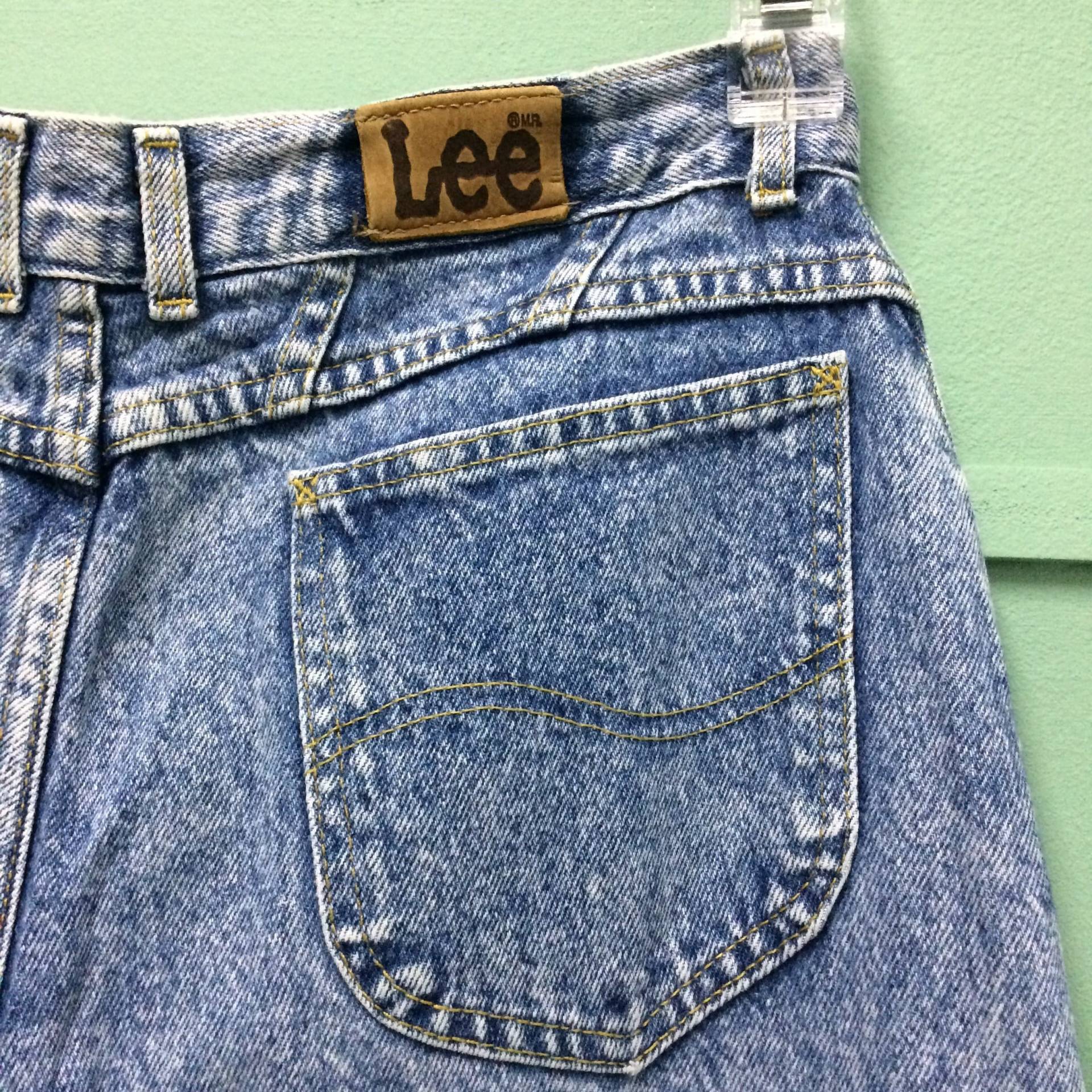 Größe 31 Vintage Lee Reiter Jeans W31 L32 Classic Lee Mom Distressed Sanduhr Taille 100 cm von BackyardFashion