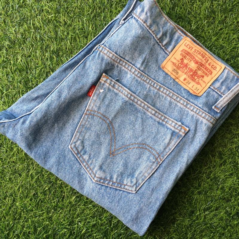 Größe 32 Vintage Distressed Levis 508 Jeans W32 L26 Light Wash Denim Straight Leg Made in Philippines Taille 32" von BackyardFashion