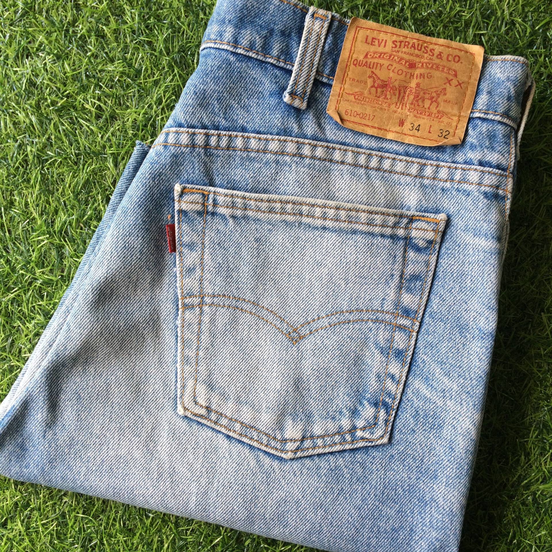 Größe 32 Vintage Levis 610 Shorts Jeans High Waisted Distressed Light Wash Denim Cutoffs Taille 32" von BackyardFashion