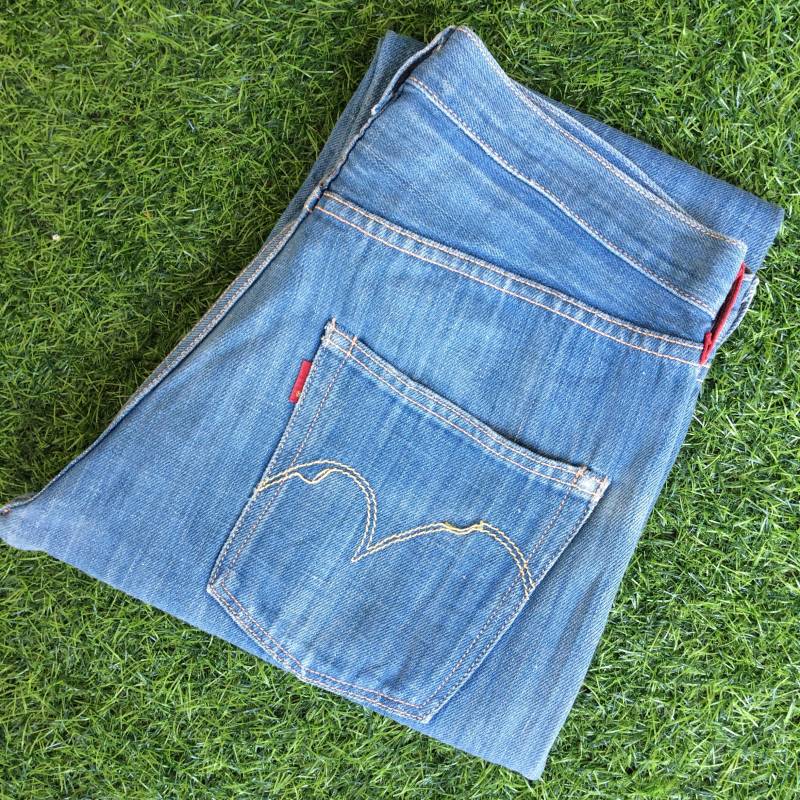 Größe 33 Vintage Distressed Levis Rot Loop Selvedge Jeans W33 L26 Light Wash Denim Straight Leg Classic Fit Taille 33" von BackyardFashion