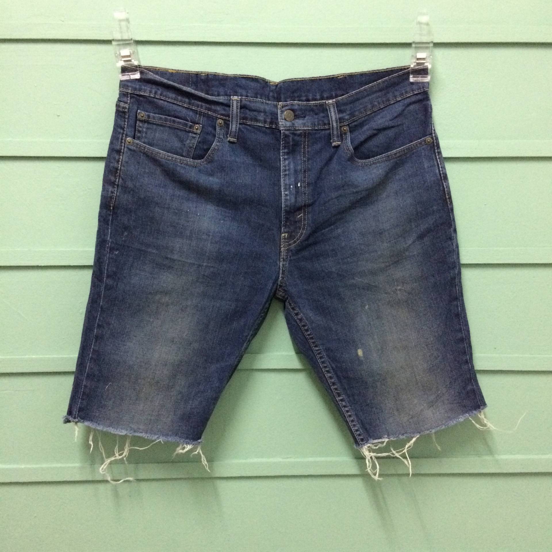 Größe 37 Vintage 511 Dark Wash Distressed Plus Levis Cutoff Shorts Taille 37" von BackyardFashion