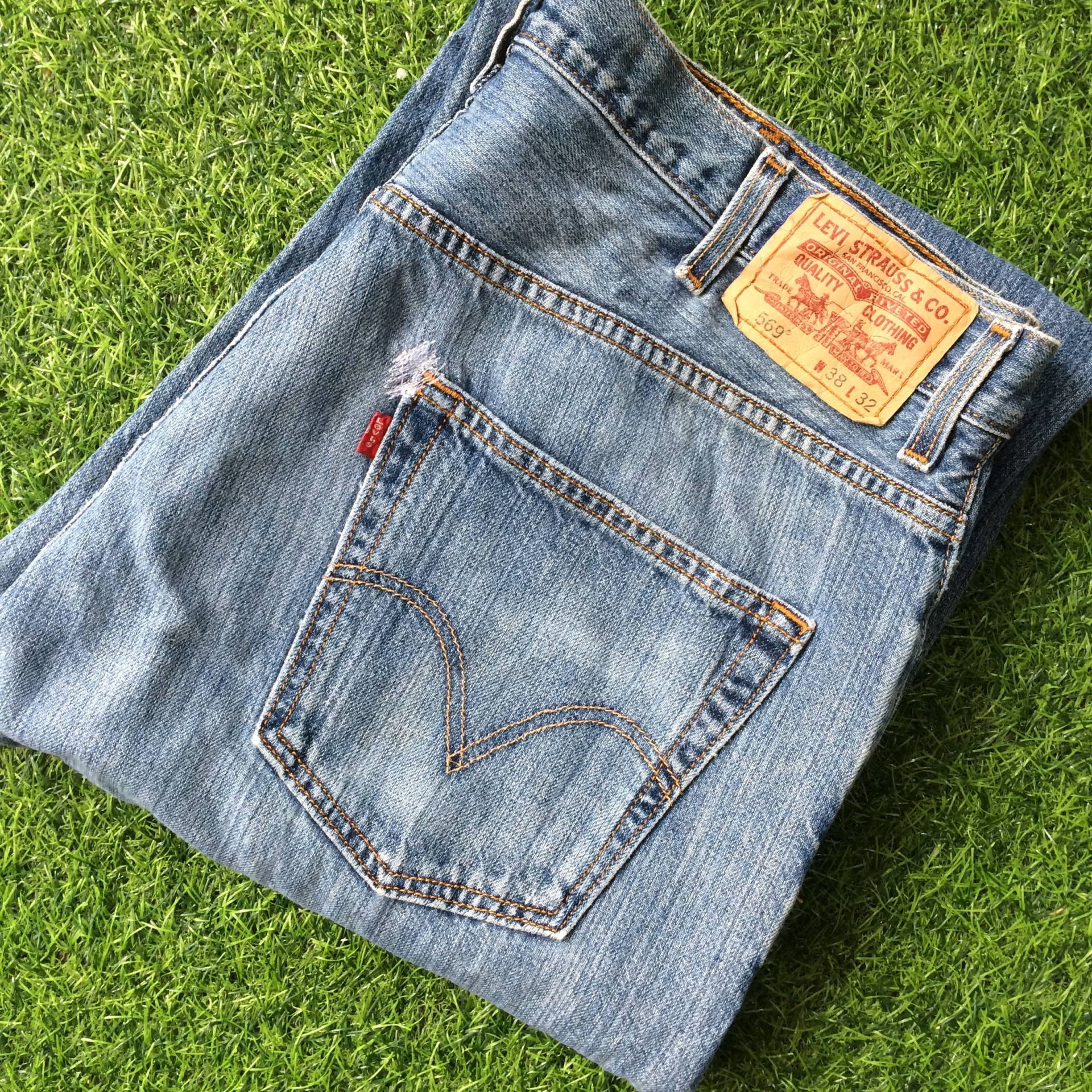 Größe 38 Vintage Distressed Levis 569 Plus Size Jeans Verblasst Medium Wash Denim Straight Leg Loose Fit Taille 38" von BackyardFashion
