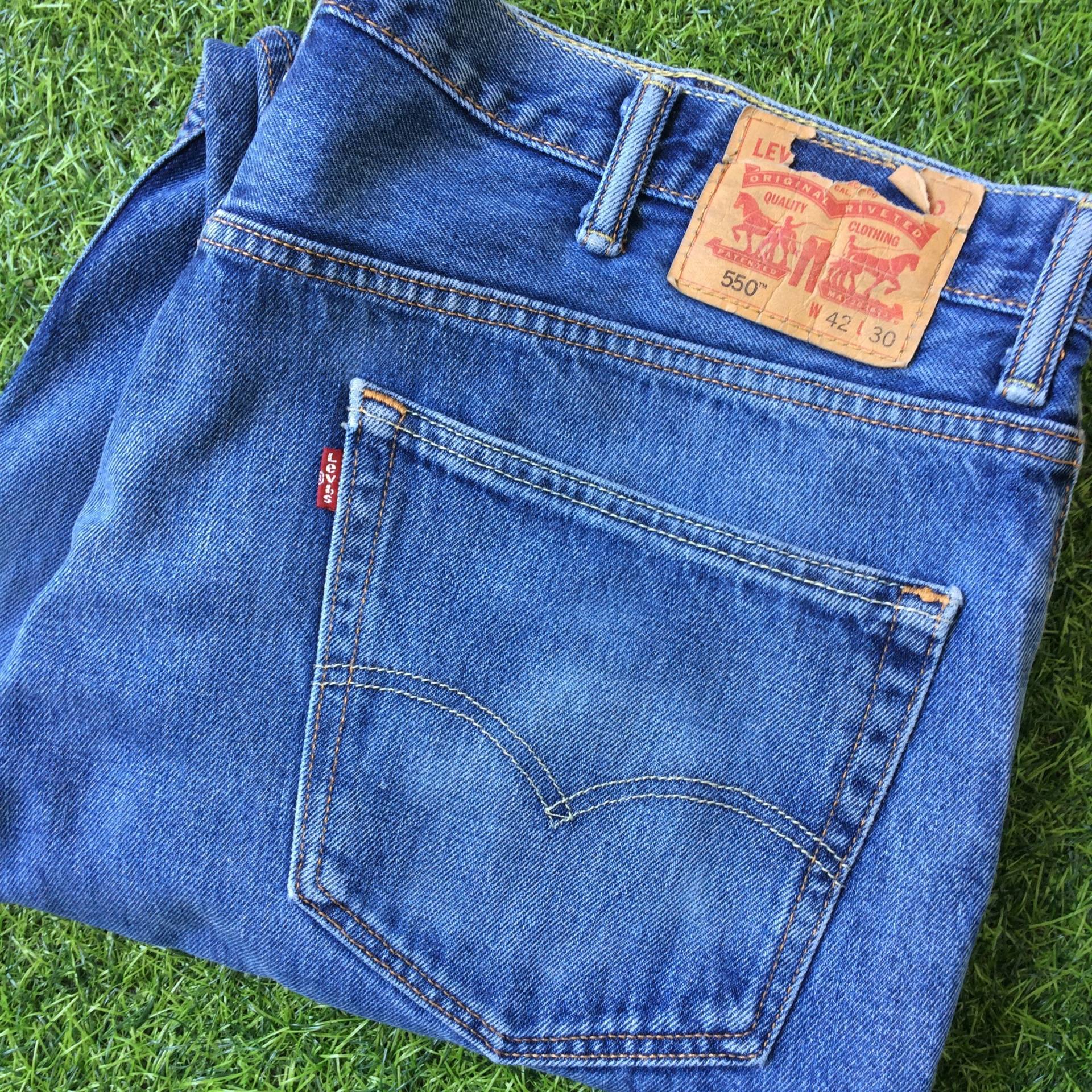 W43 L29 Vintage Distressed Levis 550 Jeans Medium Wash Denim Locker Fit Gerades Bein Big Plus Size Mom 43 X 29 von BackyardFashion