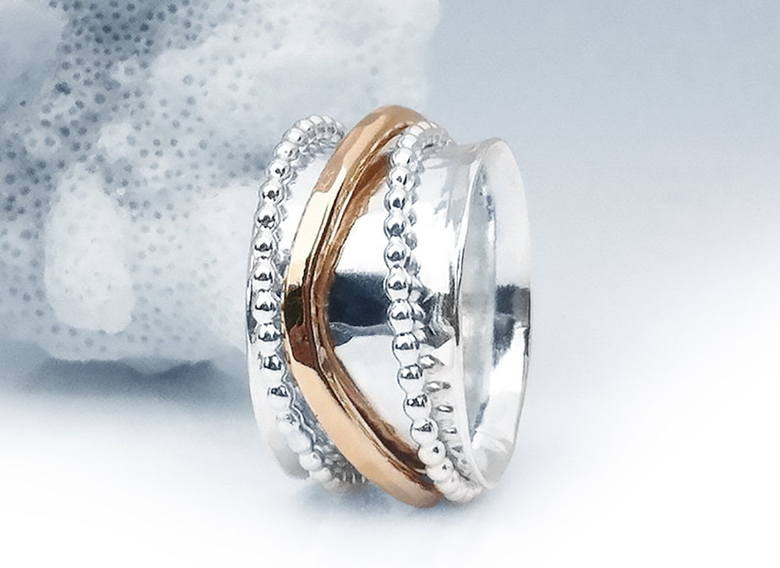 Drehring Für Frauen Sterling Silber, Mixed Metal Ring, Daumen Silber Und Gold Band, Stapelring, Muttertag Geschenk Drehring Für Frauen Sterling Silber, Mixed Metal Ring, Daumen Silber Und Gold Band, Stapelring, Muttertag Geschenk von BadBeeJewelry
