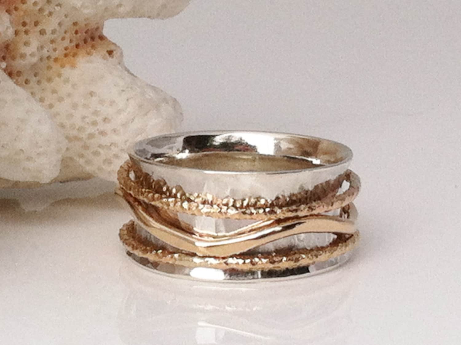 Spinner Ring, Massiv Gold Silber Freundin Mixed Metal Daumen Und Band, Stapelring Spinner Ring, Massiv Gold Silber Freundin Mixed Metal Daumen Und Band, Stapelring von BadBeeJewelry