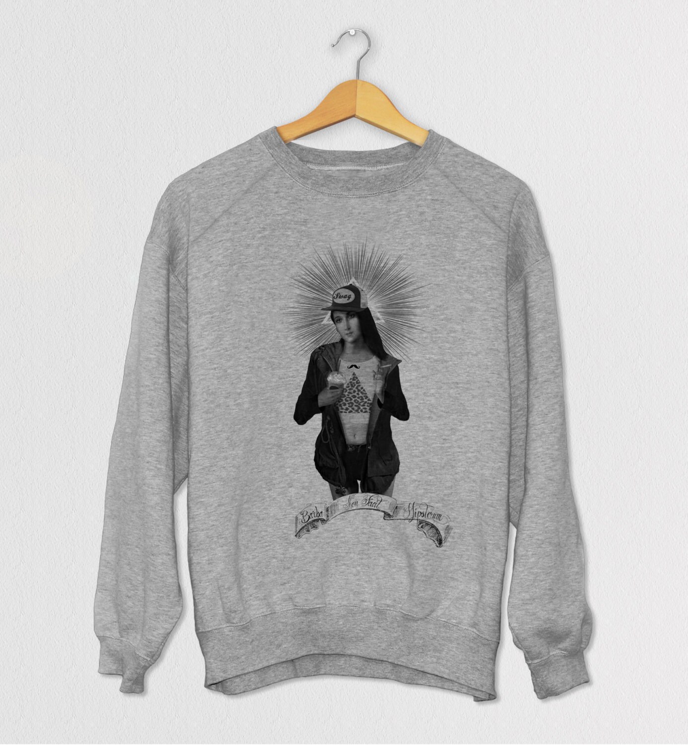 Yolo Maria Handsiebdruck Sweatshirt Yolo Maria Handsiebdruck Sweatshirt von BadTasteFactory