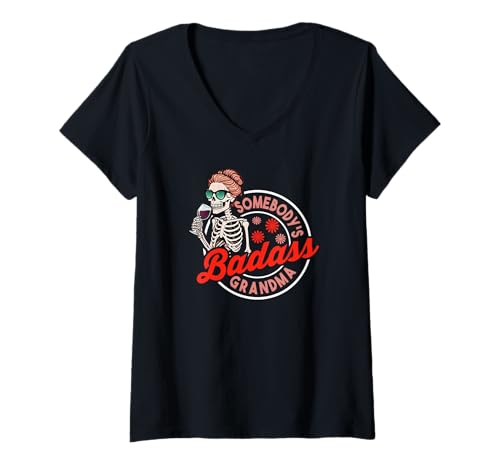 Damen Lustiges Skelett Oma mit Weinglas Cool Retro Humor T-Shirt mit V-Ausschnitt Damen Lustiges Skelett Oma mit Weinglas Cool Retro Humor T-Shirt mit V-Ausschnitt von Badass Grandma Retro Humor Wine Lover Designs