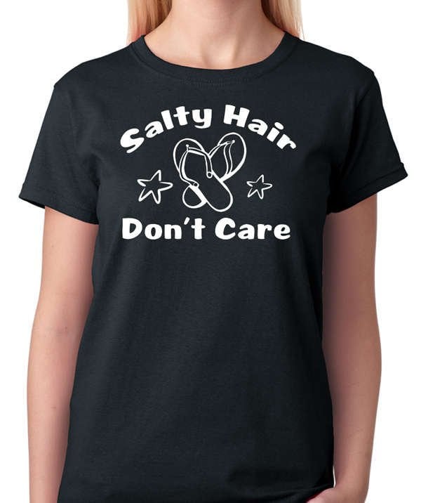 Klassisch Aussehendes Strandshirt Mit Der Aufschrift „Salty Hair Don't Care", Einfacher Druck Ideal Für Menschen, Die Sand Und Sonne Lieben von BadassScreenDesigns