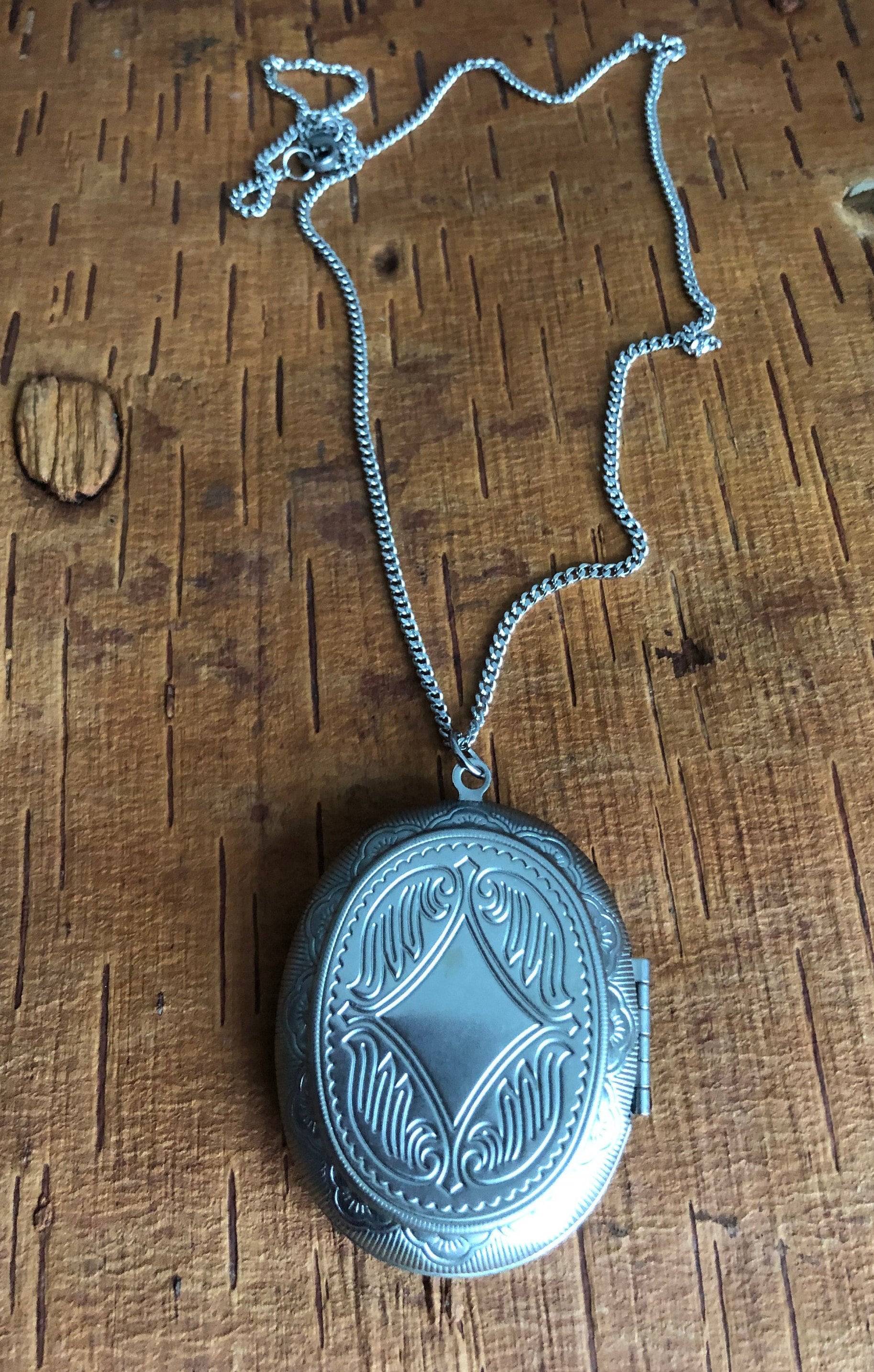 Buch Medaillon, Lange Halskette, Medaillon Charme, Foto Anhänger, Sentimentale Geschenk, Vintage-stil Personalisierte Geschenk von BadassjewelryToronto