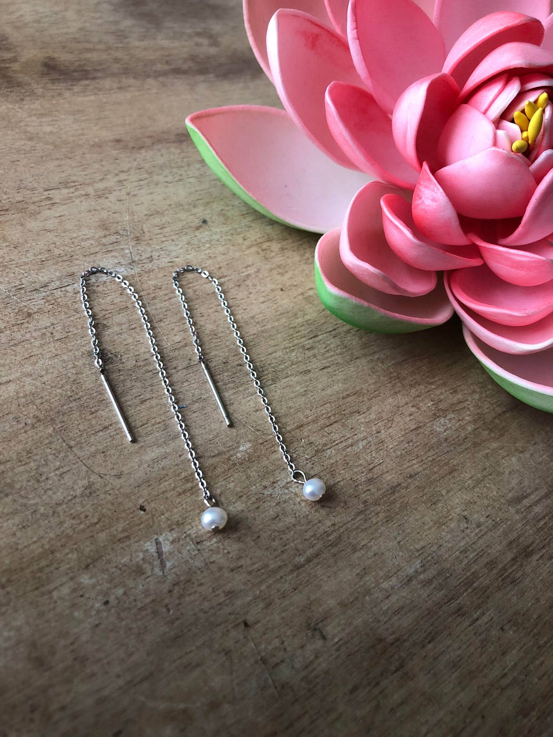 Einfädler Kette Ohrringe, Perlenohrringe, Lange Brautjungfern Geschenk, Hochzeitsschmuck, Zierliche Ohrringe Einfädler Kette Ohrringe, Perlenohrringe, Lange Brautjungfern Geschenk, Hochzeitsschmuck, Zierliche Ohrringe von BadassjewelryToronto