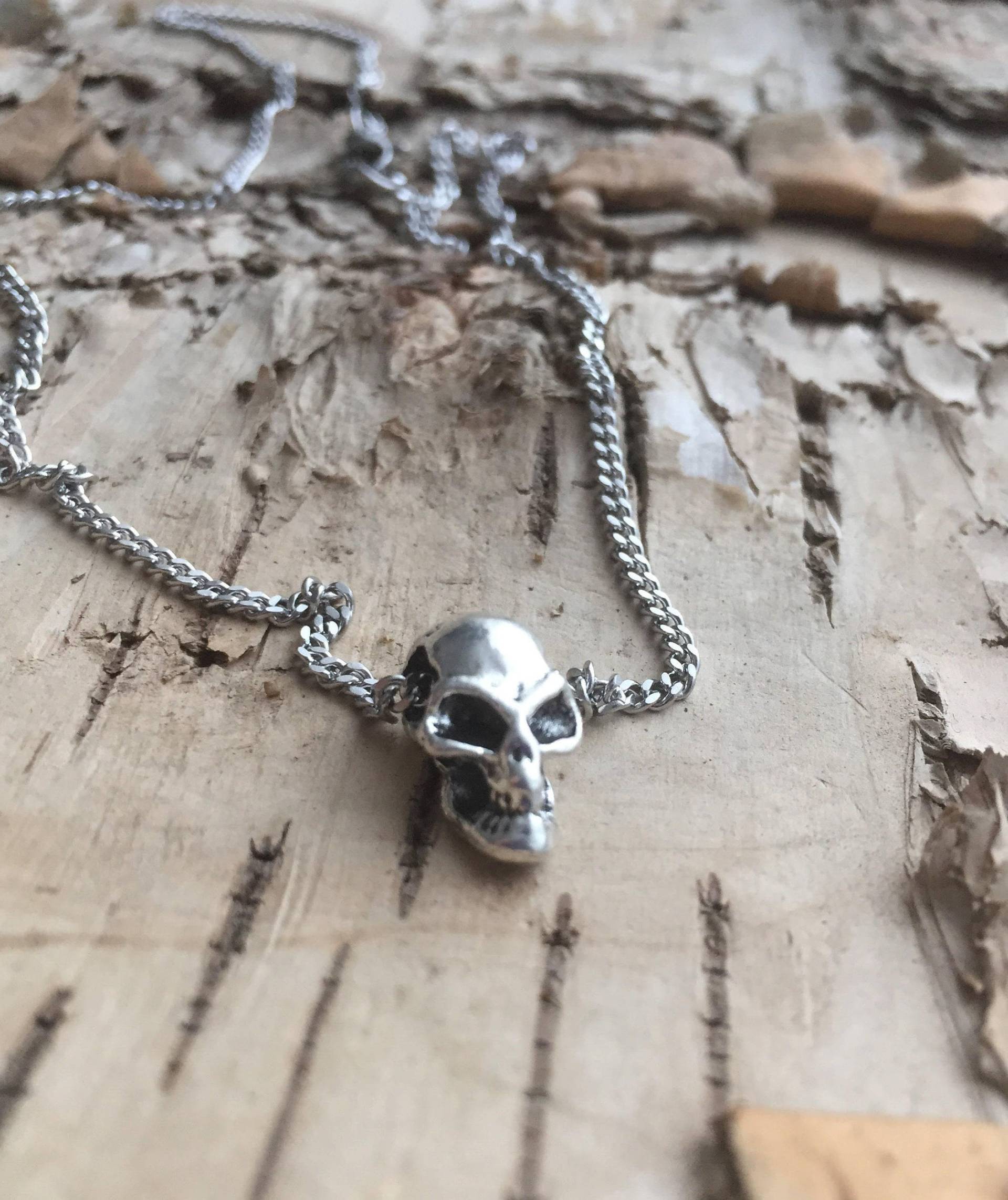 Kleiner Schädel Schmuck, Totenkopf, Männer Halskette, Totenkopf Für Frauen, Zuckerschädel, Gothic Memento Mori, Damenschädel, Zierlicher von BadassjewelryToronto