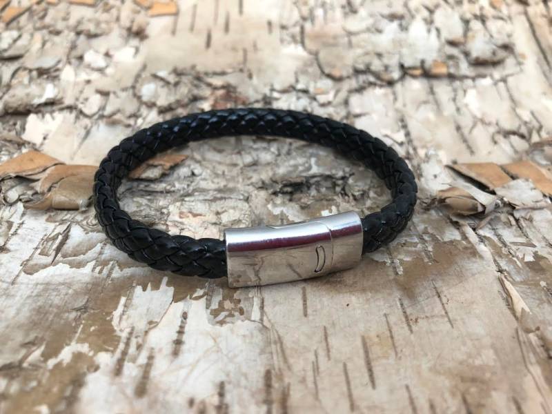 Schwarzes Lederarmband, Ledermanschette, Geflochtenes Herren Armreif, Boho Armband von BadassjewelryToronto