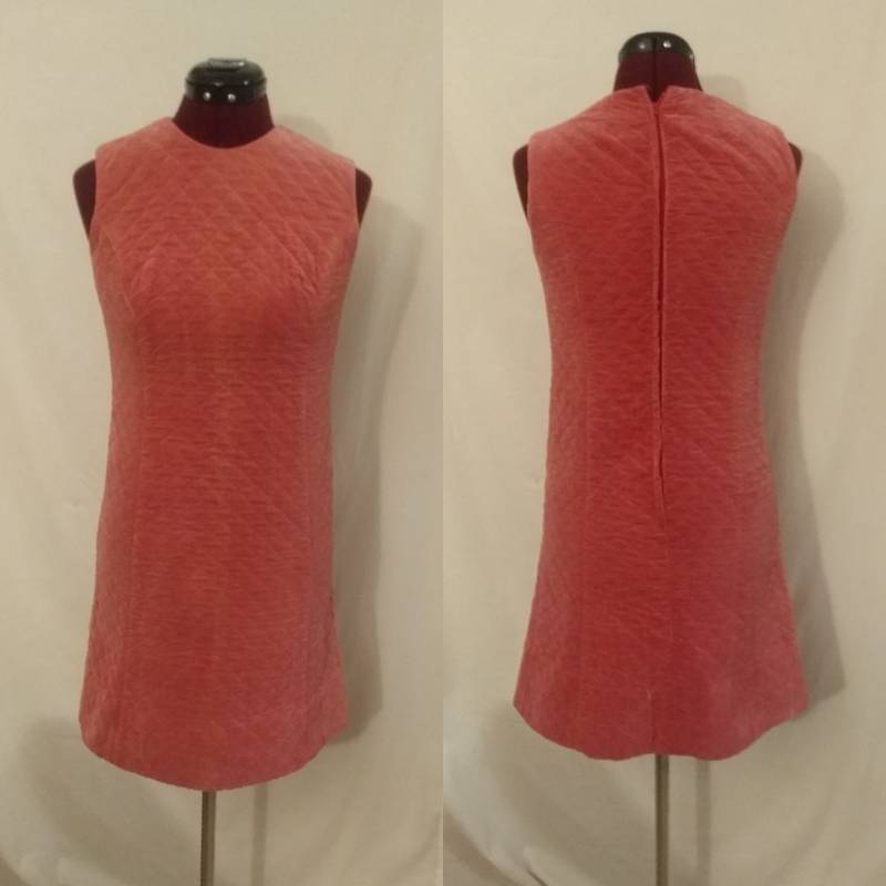 Vintage 1960Er Jahre Bill Atkinson Glen Von Michigan, Jr. Rosa Samt Kleid Vintage 1960Er Jahre Bill Atkinson Glen Von Michigan, Jr. Rosa Samt Kleid von BadekerDesigns