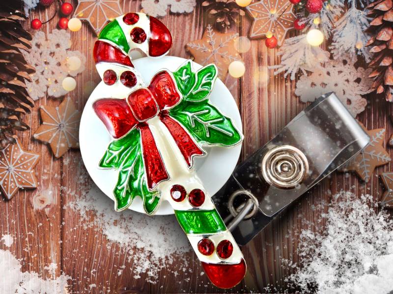 Candy Cane Badge Reel - Weihnachten Strass Einziehbarer Ausweishalter Für Krankenschwestern von BadgeAlleybyGerAnne