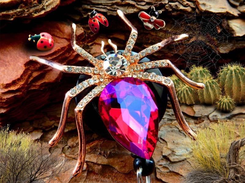 Halloween-Ausweishalter - Einziehbarer Id-Clip Mit Spinnen-strass Für Krankenschwestern, Ärzte & Angehörige Der Gesundheitsberufe Halloween-Ausweishalter - Einziehbarer Id-Clip Mit Spinnen-strass Für Krankenschwestern, Ärzte & Angehörige Der Gesundheitsberufe von BadgeAlleybyGerAnne