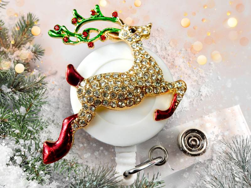 Reindeer Badge Reel - Weihnachten Strass Einziehbarer Ausweishalter Für Krankenschwester Oder Büroangestellte von BadgeAlleybyGerAnne