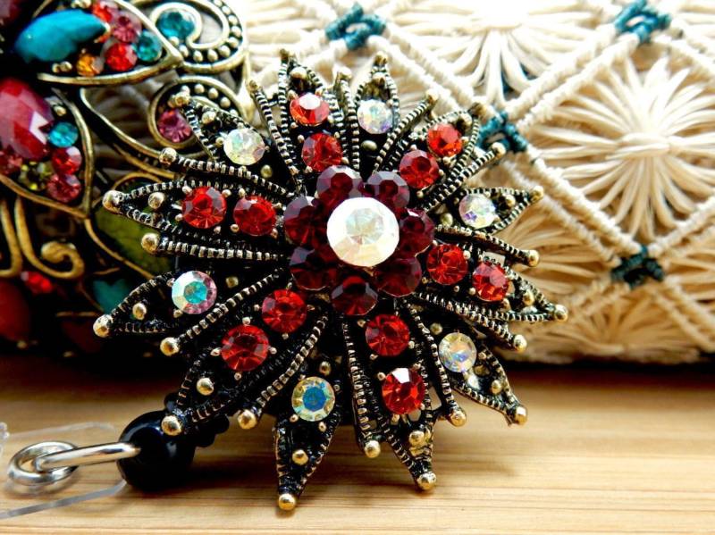 Schneeflocken-Abzeichen-Rolle, Weihnachts-Abzeichenhalter, Weihnachtsgeschenk-Abzeichen-Clip, Weihnachten Geschenkideen Für Arzt, Krankenschwester von BadgeAlleybyGerAnne