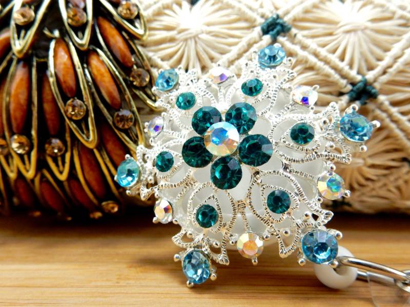 Schneeflocken-Abzeichenhalter, Bling-Schneeflocke-Abzeichen-Rolle, Einziehbare Abzeichen-Clip, Rn Weihnachtsgeschenk, Urlaubsgeschenk Für von BadgeAlleybyGerAnne