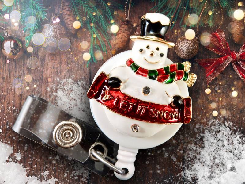 Schneemann Ausweisrolle - Let It Snow Winter Einziehbarer Ausweishalter Für Krankenschwester Oder Büroangestellte von BadgeAlleybyGerAnne