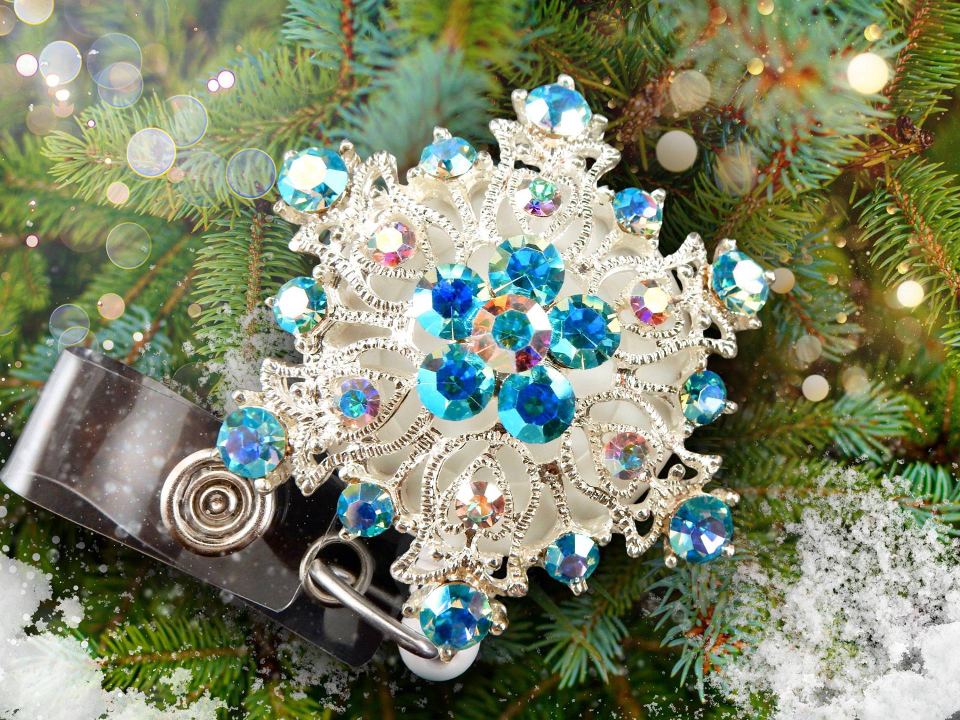 Weihnachten Ausweisrolle Nursing - Schneeflocke Strass Einziehbarer Ausweishalter Für Büroangestellte von BadgeAlleybyGerAnne