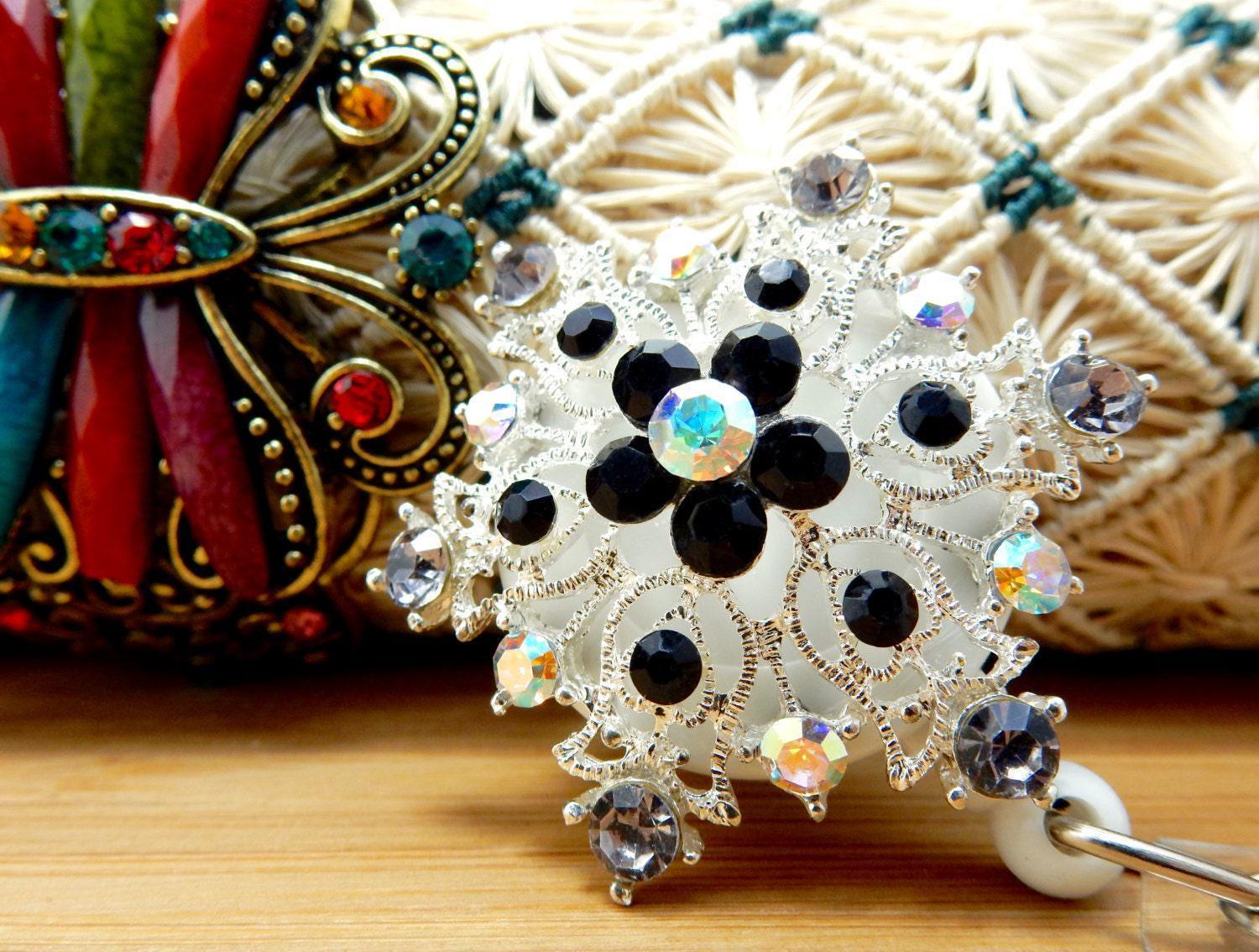 Weihnachten Badge Clip, Einziehbare Abzeichen Rolle, Schneeflocke Halter, Weihnachtsgeschenke Krankenschwester, Winter Accessoires Für Rn von BadgeAlleybyGerAnne